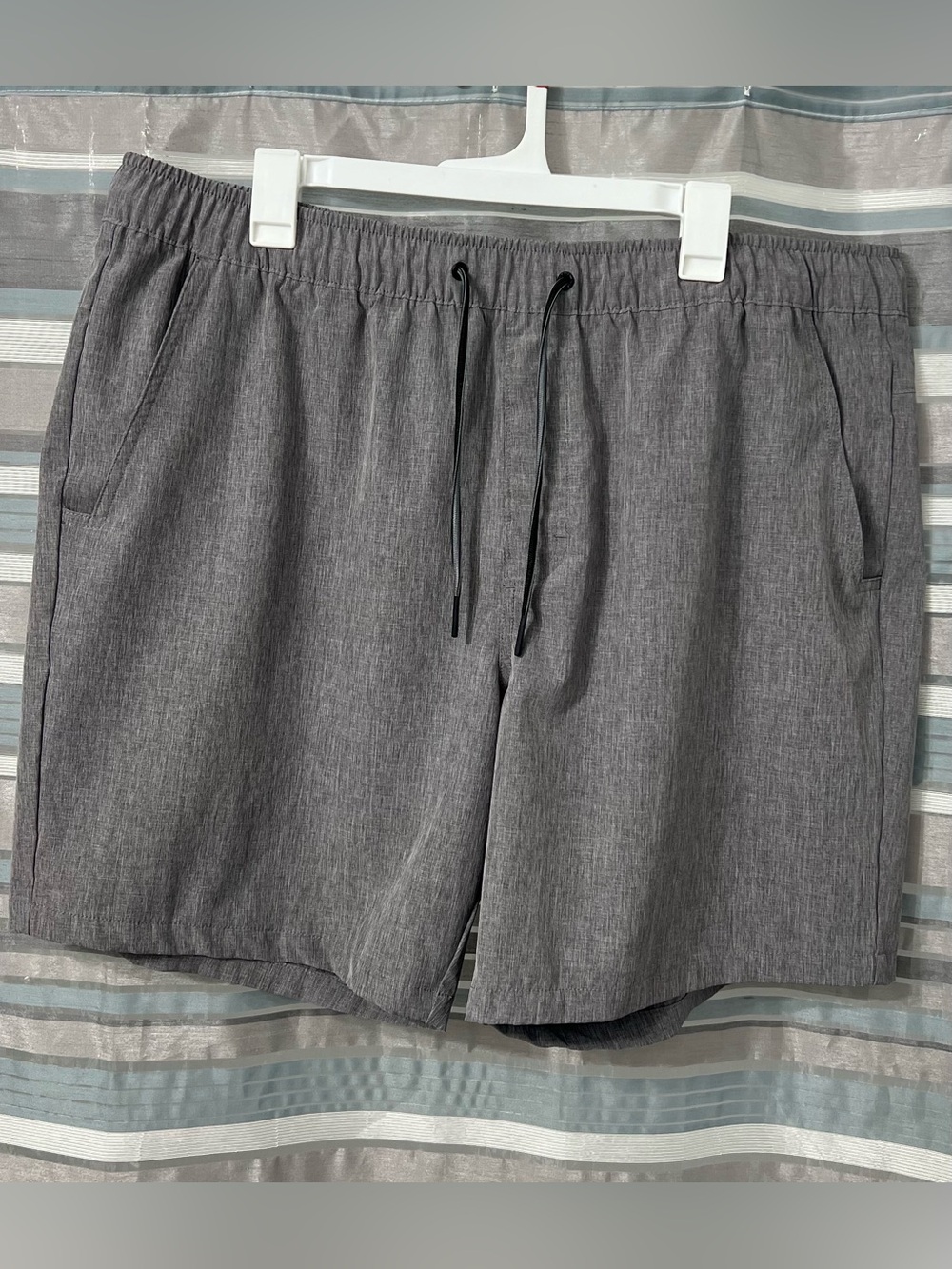 Eddie Bauer Men's Gray Pull-On Hybrid Tech Shorts